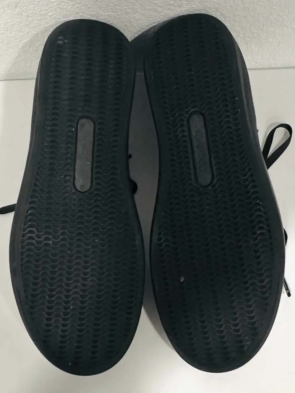 Lululemon Cityverse Sneakers Triple Black Casual Lace Up Shoes EUC Mens Size 9.5
